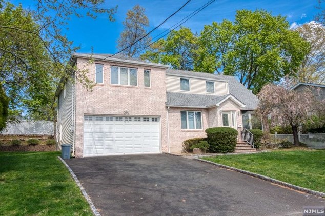 99 Park Ave, Cresskill NJ  07626-1518 exterior