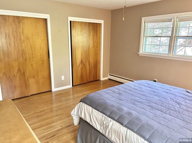 18 Hickory Dr, Oakland NJ  07436-2518 exterior