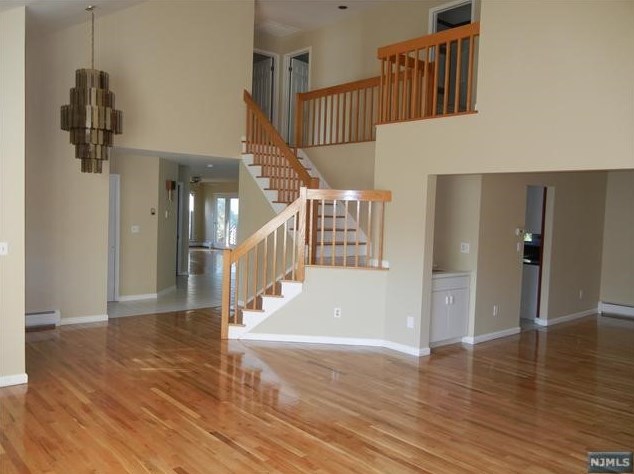 570 Mill Run, Paramus, NJ 07652
