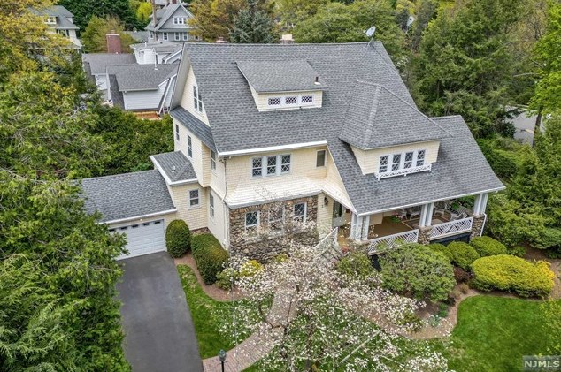 276 Cantrell Rd, Ridgewood, NJ 07450-4927