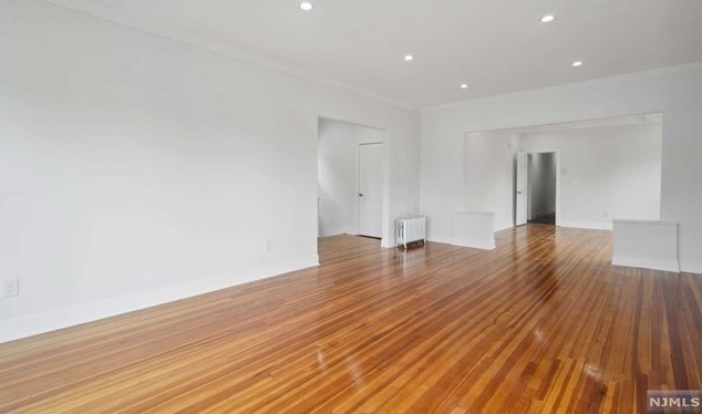 81 Spring St, Passaic Park NJ  07055-5437 exterior