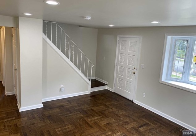 467 Knoll Rd, N Milford, NJ 07646