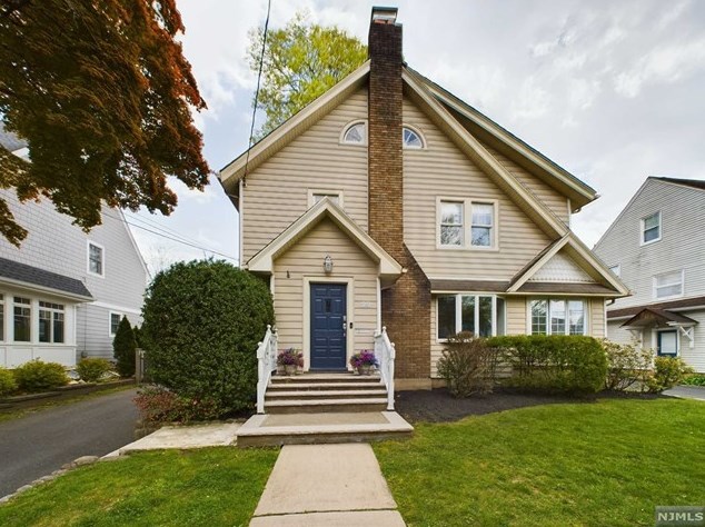 29 Harding Rd, Ridgewood, NJ 07452-1316