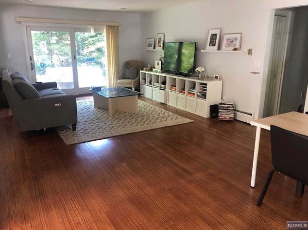 94 Downey Dr, Tenafly, NJ 07670-3004