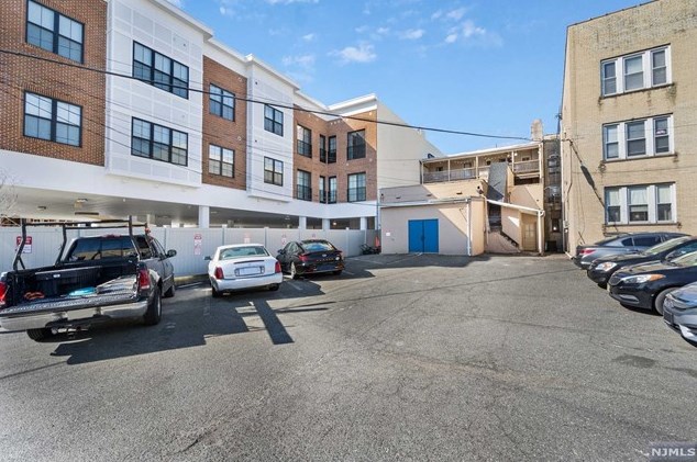 107 Walnut Ave, Cranford NJ 07016-2900 exterior