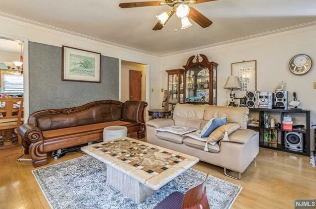 545 5th St, Palisades Park NJ  07650-2318 exterior