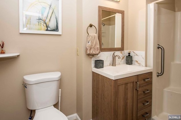 176 Orient Way, Rutherford NJ 07070-2468 exterior