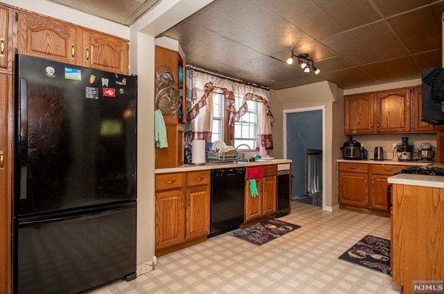 176 Orient Way, Rutherford NJ 07070-2468 exterior