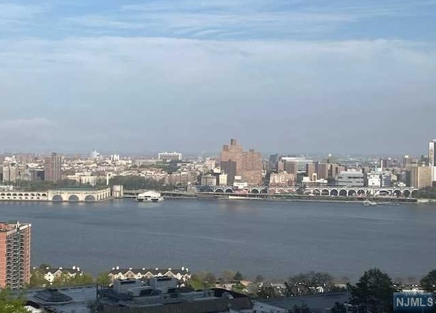 300 Winston Dr #1016, Cliffside Park, NJ 07010