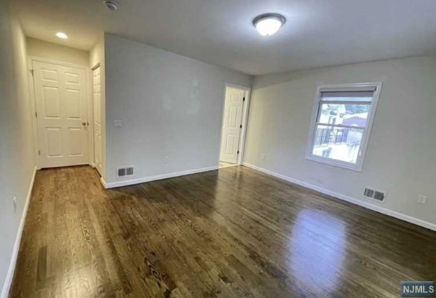 29 Columbus Dr #a, Tenafly, NJ 07670