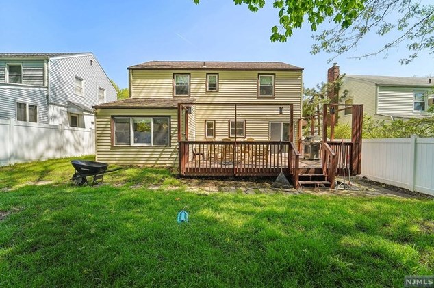 102 Herrick Ave, Teaneck NJ  07666-4107 exterior