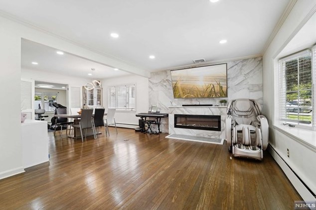 102 Herrick Ave, Teaneck NJ  07666-4107 exterior