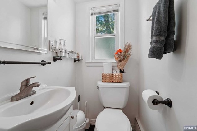 102 Herrick Ave, Teaneck NJ  07666-4107 exterior