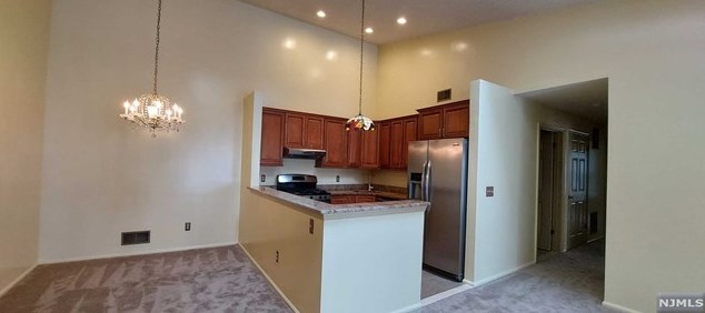1060 Ash Dr, Mahwah, NJ 07430