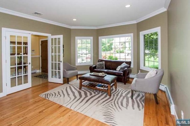 48 Westervelt Pl, Cresskill, NJ 07626