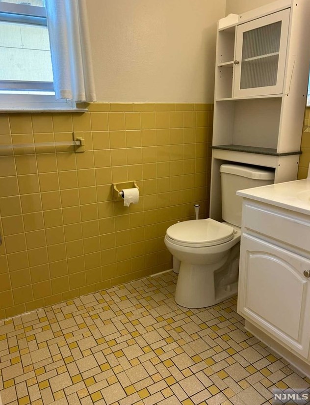 430 7th St, East Newark NJ  07029-2008 exterior