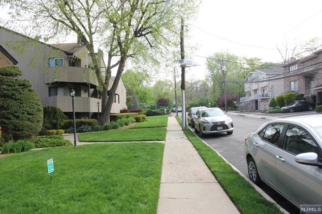 2169 Ellery Ave, West Fort Lee, NJ 07024-3406
