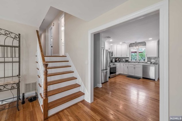 6 Conestoga Ct, Oakland NJ 07436-4003 exterior