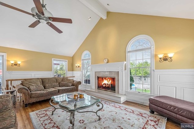 6 Conestoga Ct, Oakland NJ 07436-4003 exterior