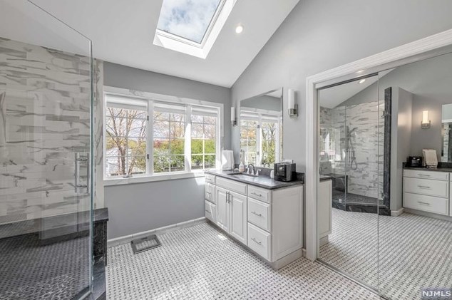 6 Conestoga Ct, Oakland NJ 07436-4003 exterior