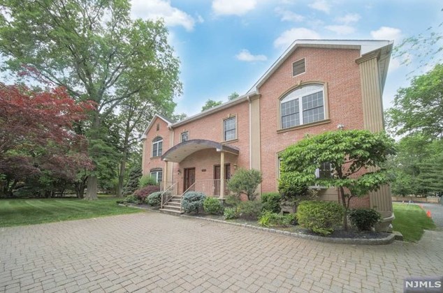 385 Livingston St #left Side, Norwood, NJ 07648