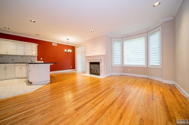 10 Candlewood Dr, Westwood NJ  07675-7055 exterior