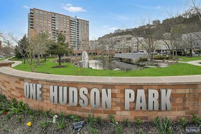 312 Hudson Park - Photo 1
