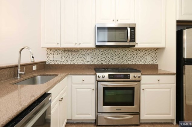 1410 Hamilton St, Belleville NJ 07109-5348 exterior