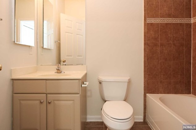 1410 Hamilton St, Belleville NJ 07109-5348 exterior