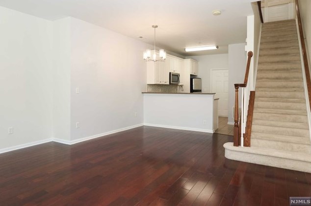 1410 Hamilton St, Belleville NJ 07109-5348 exterior