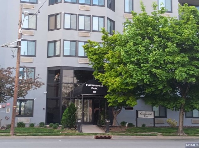115 Polifly Rd, Hackensack, NJ 07601-3251