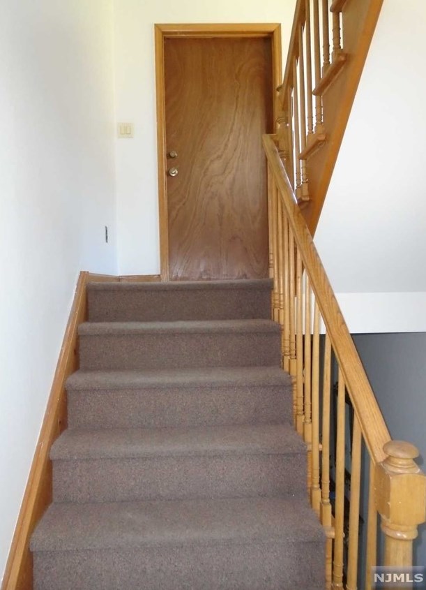 2463 2nd St #1st Fl, West Fort Lee, NJ 07024