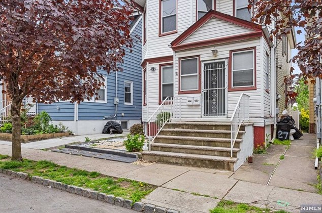 25 Van Rensselear St #2, Belleville, NJ 07109