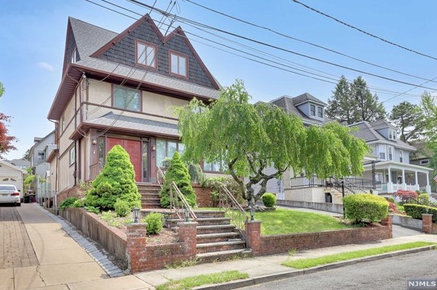 26 Alpine Pl, Kearny, NJ 07032