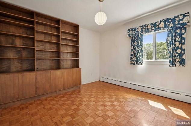 24 Fairview Ave, Montvale NJ 07645-2510 exterior