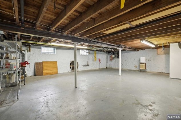 24 Fairview Ave, Montvale NJ 07645-2510 exterior