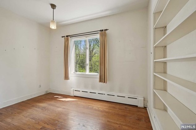 24 Fairview Ave, Montvale NJ 07645-2510 exterior