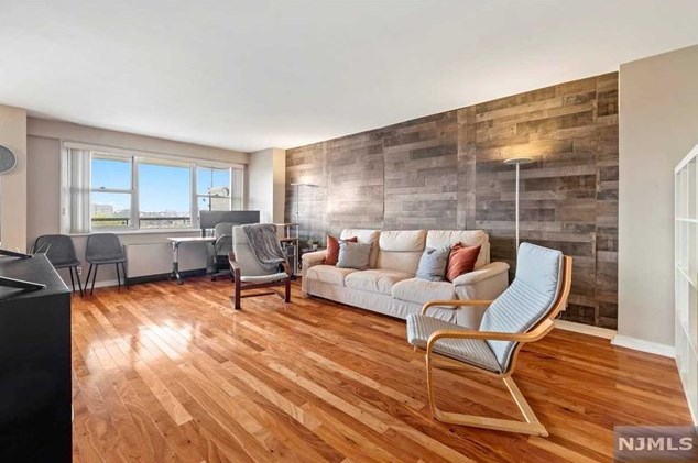 6600 Blvd E #9f, West New York, NJ 07093