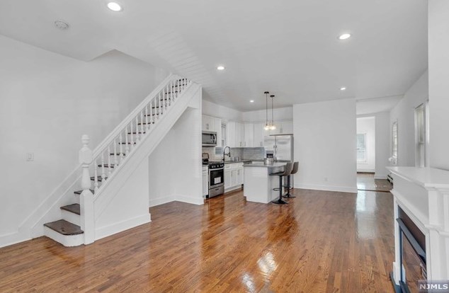 142 Steuben St, East Orange, NJ 07018-3929