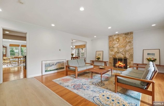 93 Downey Dr, Tenafly, NJ 07670-3005