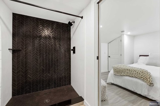 458 Englewood Ave, Teaneck NJ 07666-6033 exterior