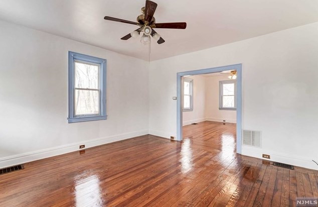 133 Grant Ave, Cresskill NJ 07626-1203 exterior