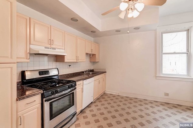 133 Grant Ave, Cresskill NJ 07626-1203 exterior