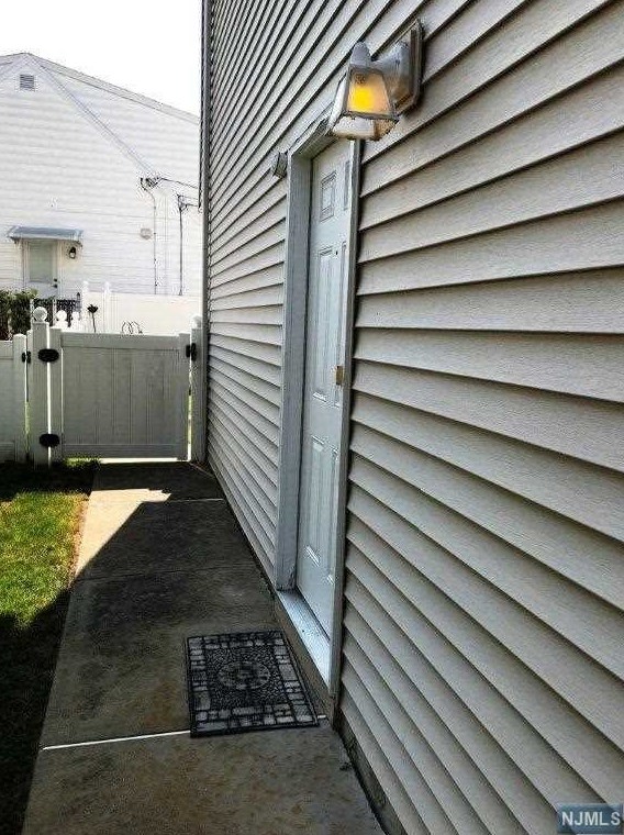 136 Hunter St #ground Floor, Lodi, NJ 07644