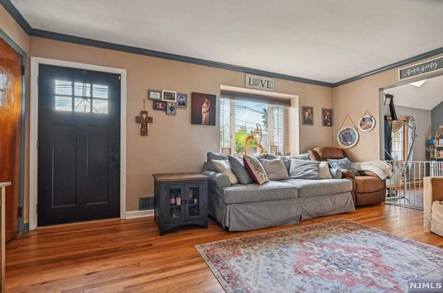 33 Riverdale Ave, Belleville NJ 07109-1428 exterior