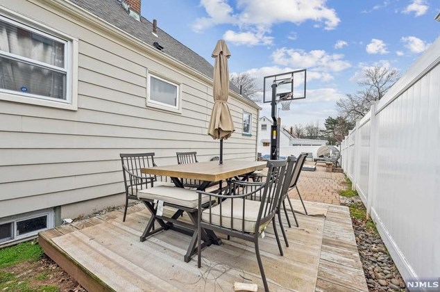 33 Riverdale Ave, Belleville NJ 07109-1428 exterior