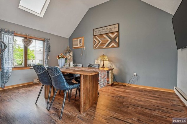 33 Riverdale Ave, Belleville NJ 07109-1428 exterior