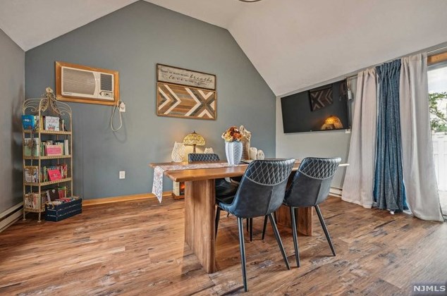 33 Riverdale Ave, Belleville NJ 07109-1428 exterior