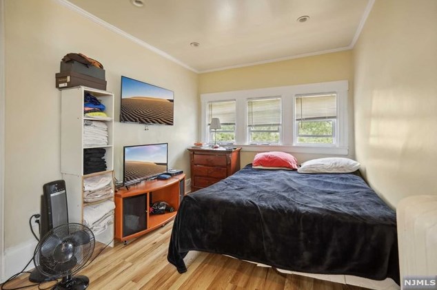 691 Blvd, Union City NJ 07086-6925 exterior