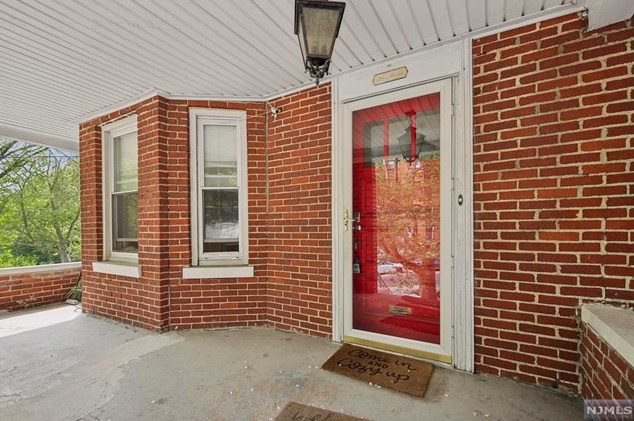 691 Blvd, Union City NJ 07086-6925 exterior